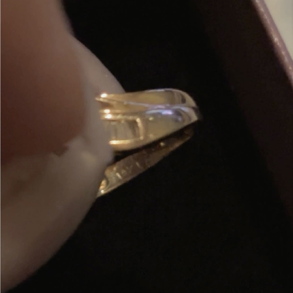 BEAUTIFUL 14K SOLID GOLD, REAL DIAMONDS AND REAL AQUAMARINE STONE. Size 5.5